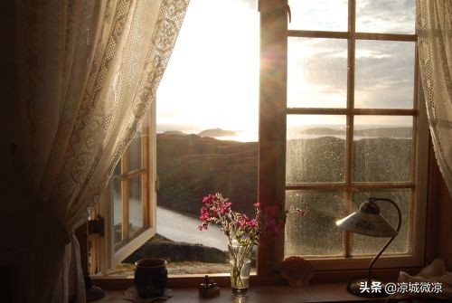 沐浴朝阳，感受青春，邂逅午后，体会人生，遇见晚霞尝尽人生百味