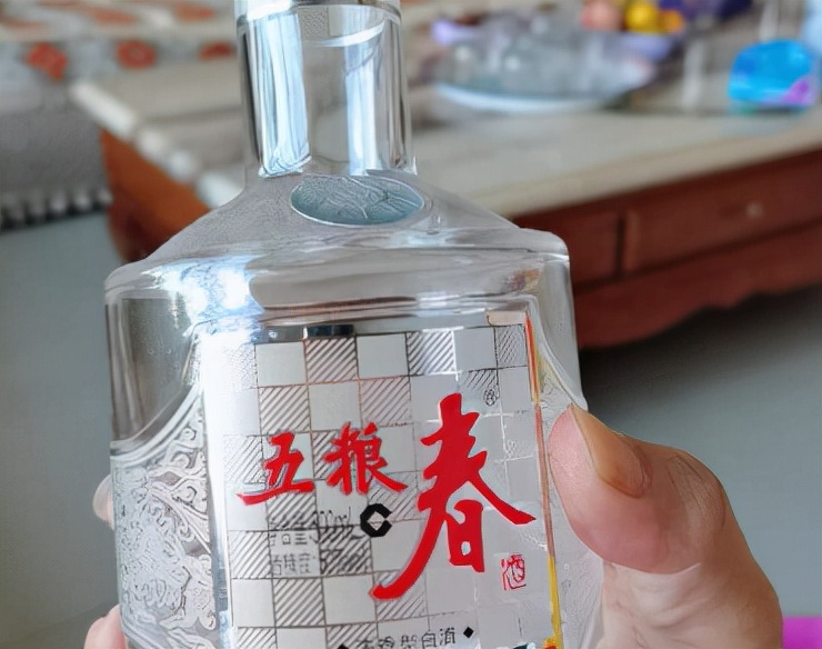 酒友公认最好喝的5款白酒，个个都是纯粮经典，老酒民成箱往家搬