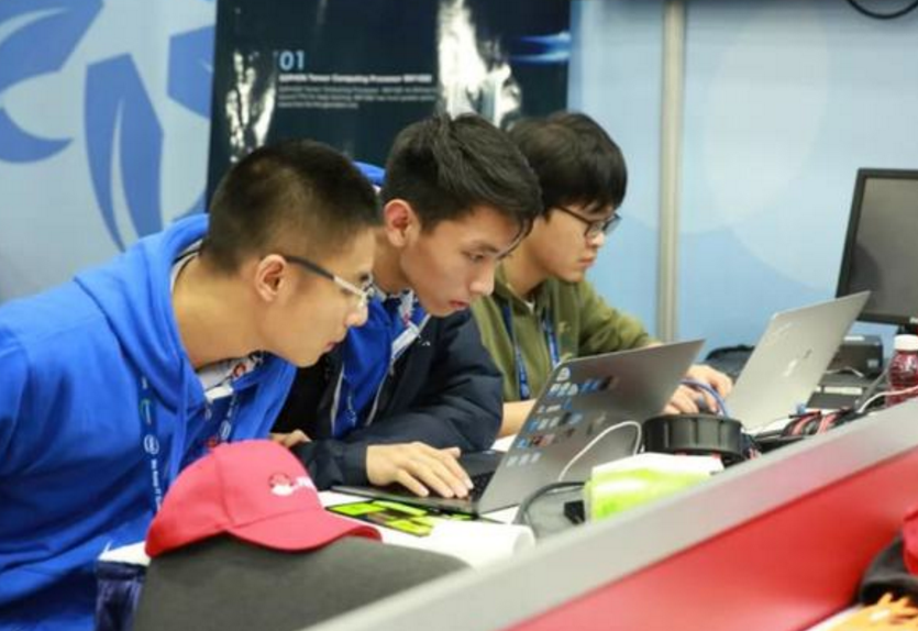 “清华”不敌“西电”？大二清华生转学去西电，看到专业网友秒懂