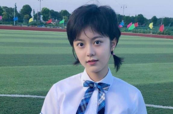 时代少年团刘耀文，陷入“升学”风波，被调侃巴蜀中学一日游