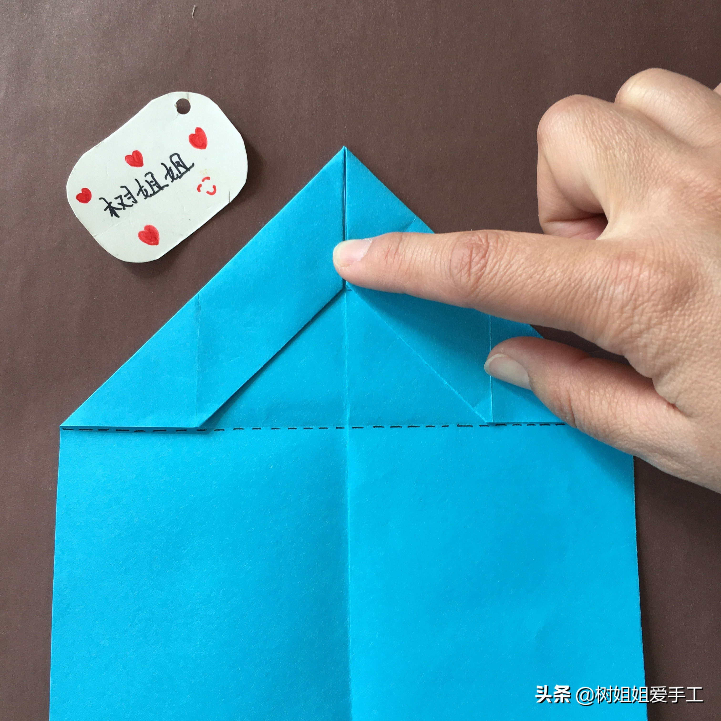 玩具折纸：男孩子女孩子都喜欢的纸飞机折法