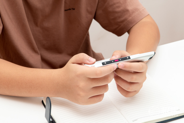 真· AI魔法！一笔搞定听说读写背译查解，堪称小初高双语学习神器