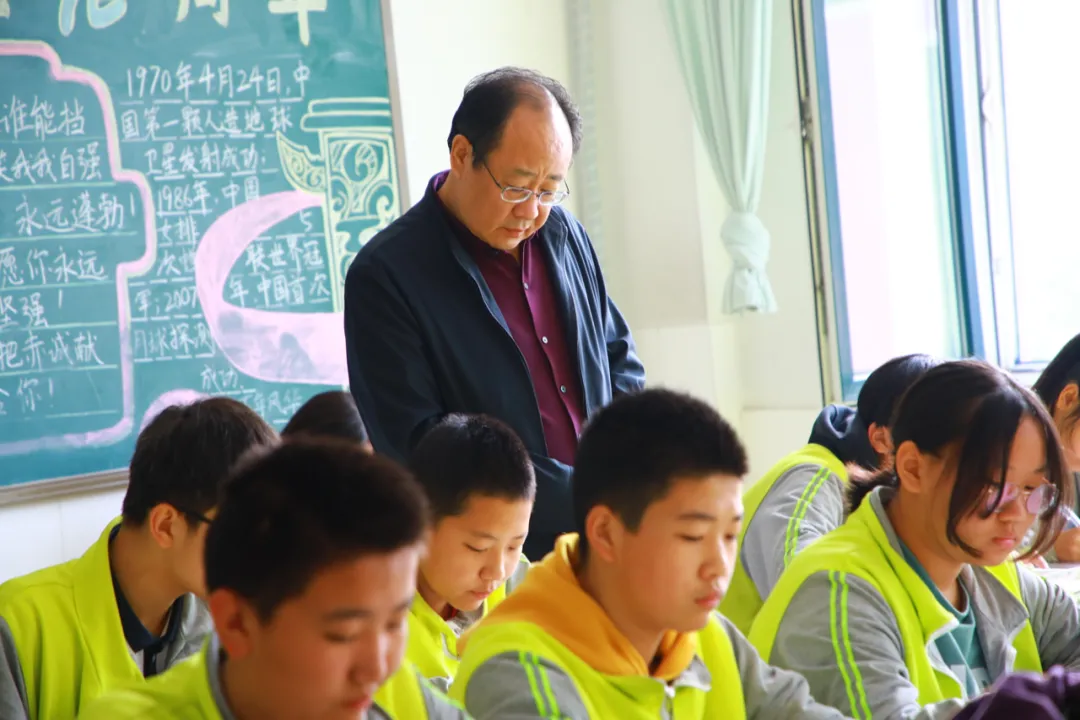 壽光圣城中學(xué)初中部:視導(dǎo)領(lǐng)航助成長(圖21) 壽光圣城中學(xué)初中部:視導(dǎo)領(lǐng)航助成長(圖21)