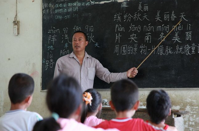 因“土猪拱白菜”言论，被群嘲的衡中张锡峰，高考分数打脸众人