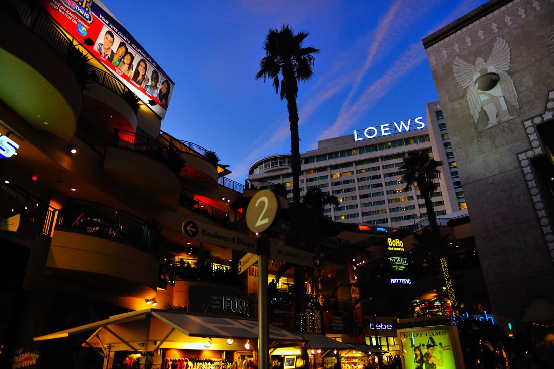 邵逸夫一生捐赠6000多座逸夫楼，为何有的“逸”字少一点