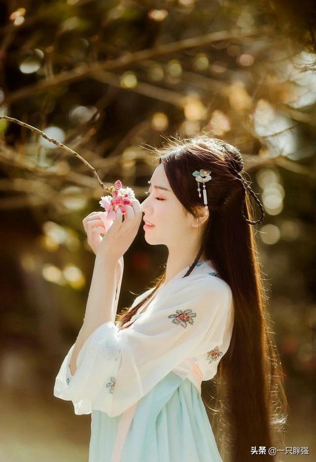 大学生恋爱对学习有利弊？元芳你怎么看！