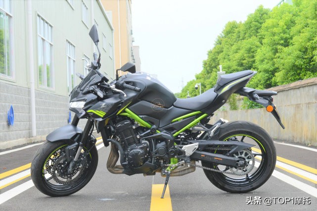 不只是性价比高 准公升级四缸街车 川崎Z900简单试驾