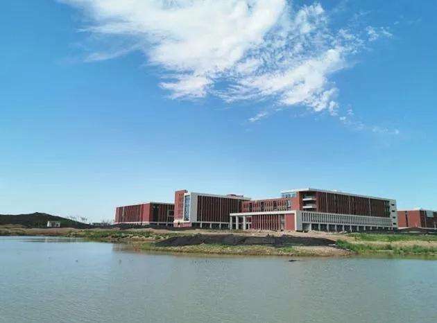 该校为河北省综合类高校第三名，新建成4000亩新校区，未来可期