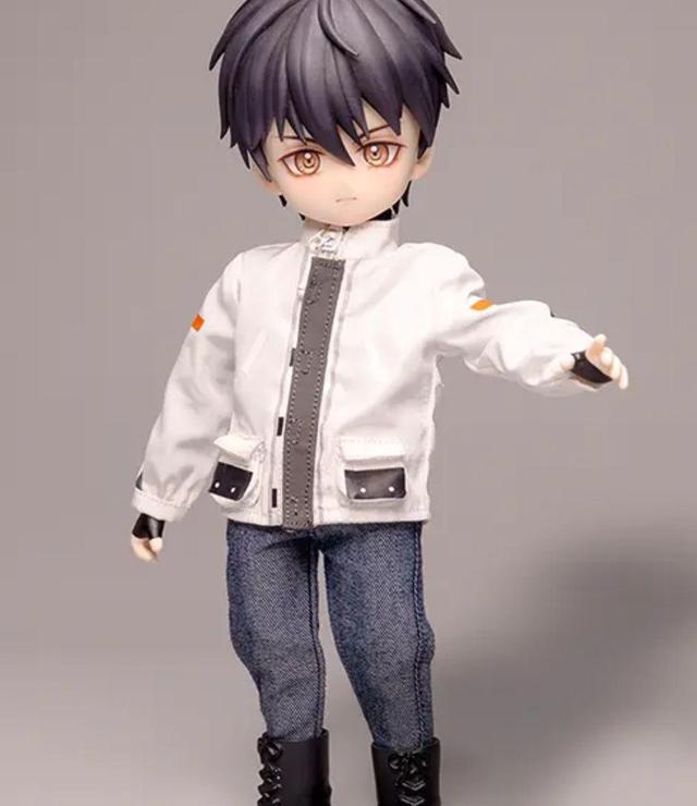 《全球高考》漫画出人偶公仔了，一共四款，造型很酷，白发受争议