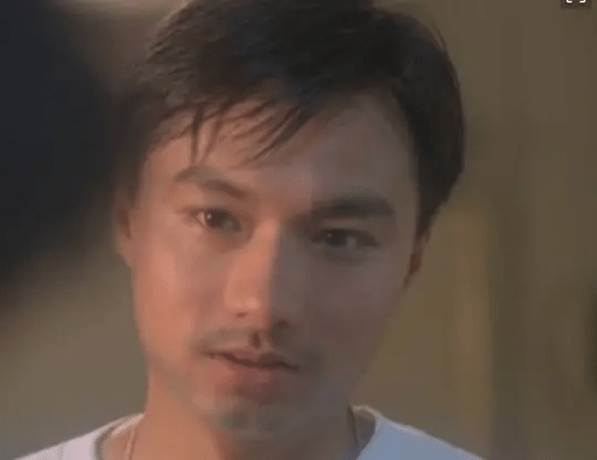 32年前王祖贤这部港片，“破尺度”出演，虽删减8分钟却依然经典