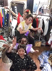 搞笑gif图:小伙子,你这样吃面,容易挨揍