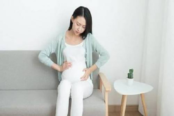孕晚期孕妇肚子疼出现宫缩，是要生了吗？孕妈要会辨“假性宫缩”
