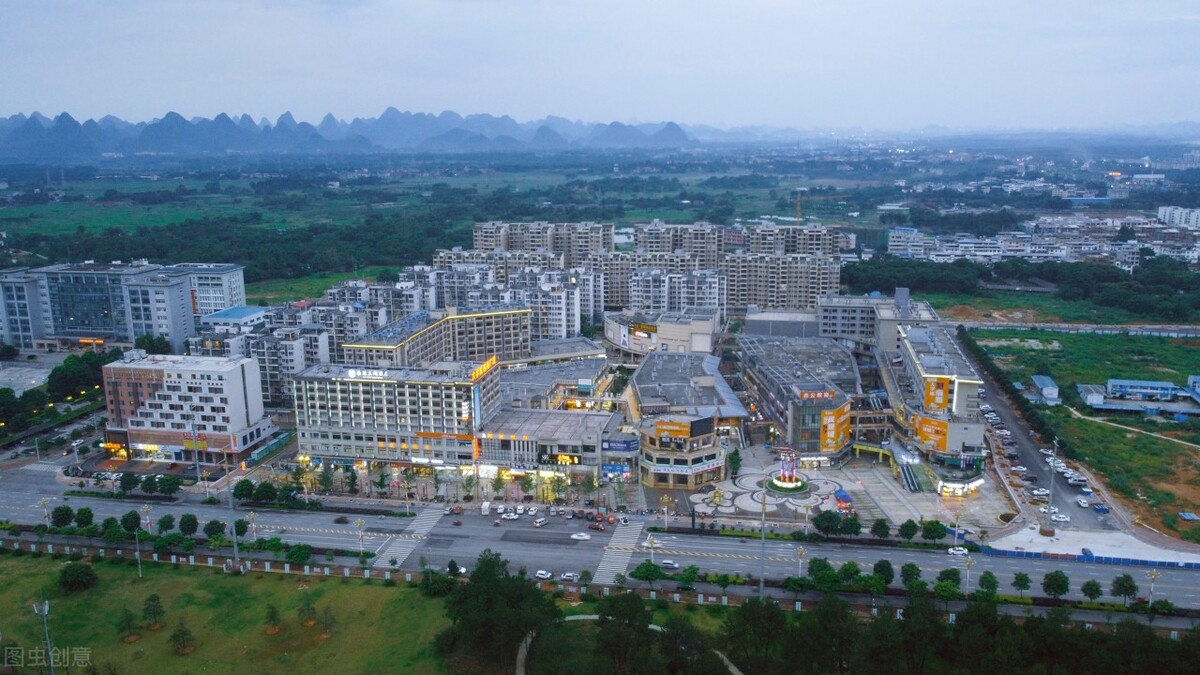 文科生学这四类专业，未来前景好发展空间大，高低分都能选