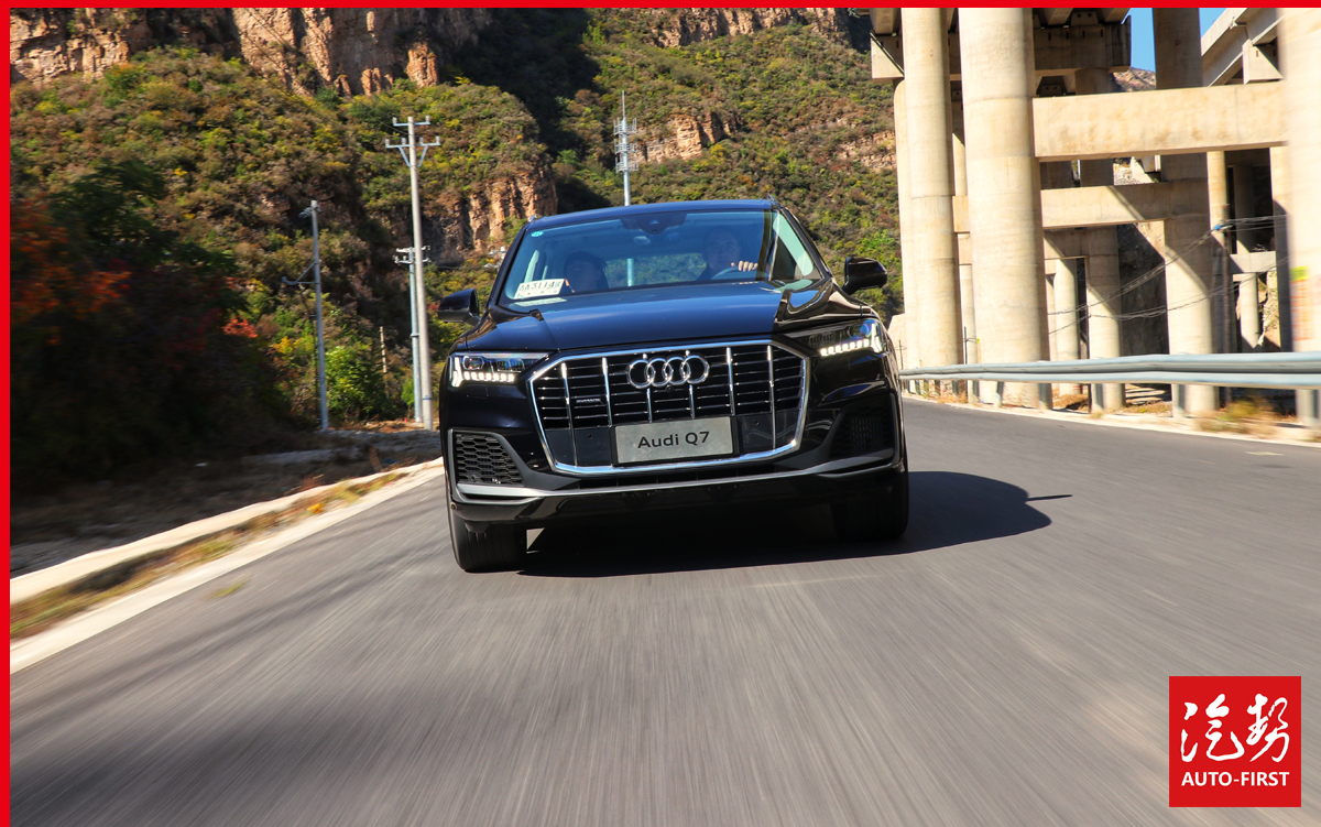 为年轻而生的百万级SUV——试驾奥迪Q7