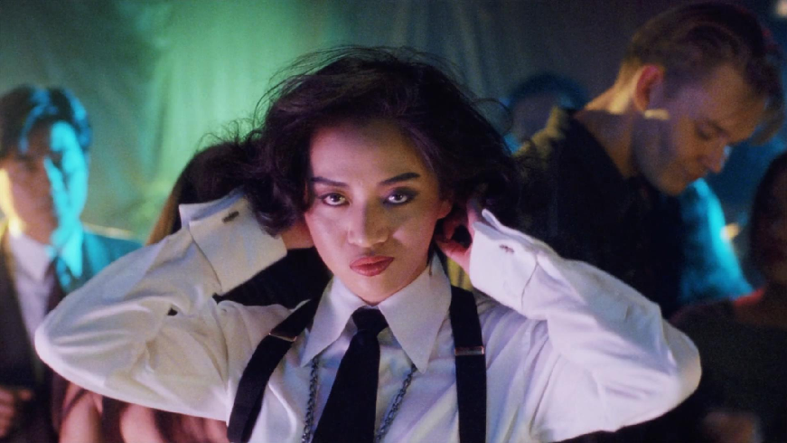 梅艳芳加盟,王晶接手,周星驰的《逃学威龙3》离开校园精彩依旧