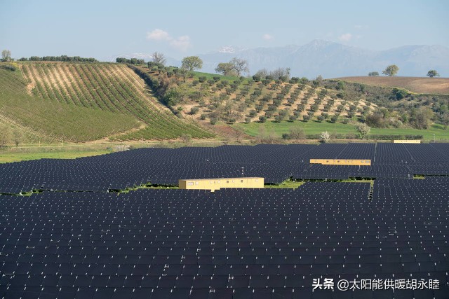 太阳能供暖，投资2万，供暖室温20℃，节能80%以上，能用二十年