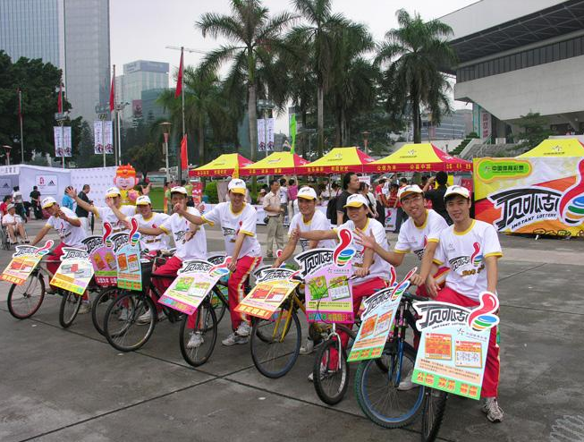 那么喜欢打工还上什么大学，大学生兼职惹争议，兼职到底值不值？