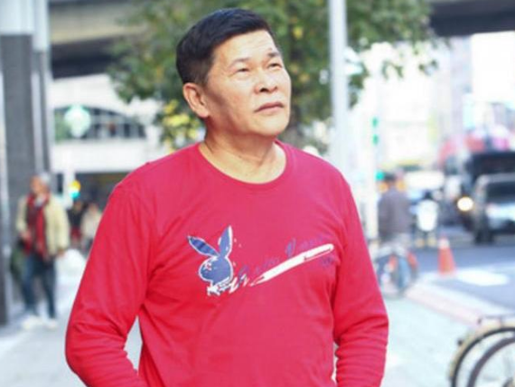“家里有一个童话妻子”男人充满了曝光！他从未收到从年龄的新年事件的联盟。