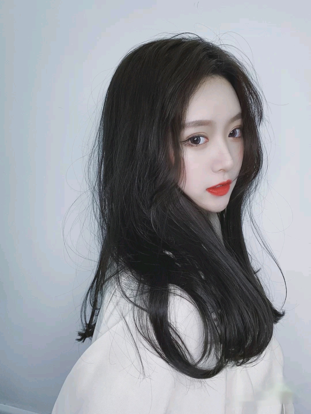 发色是否显白效果好,很大原因取决于个人的肤色,上面