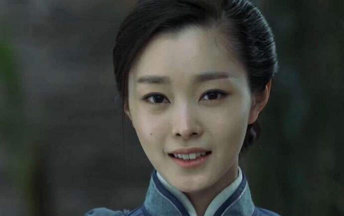 张爱玲《第一炉香》：爱对了是爱情，爱错了是青春