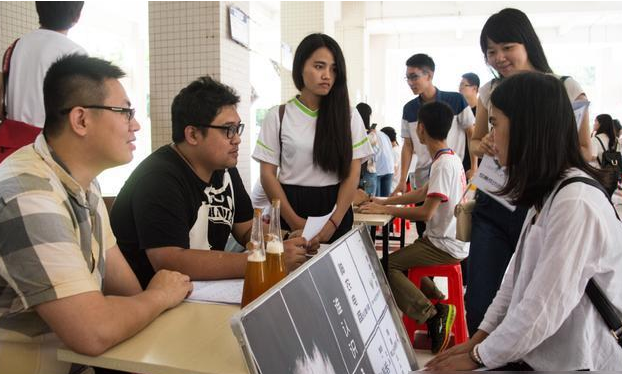 大学里2种“坑人”兼职，大学生尽量别碰，已经有不少人上当了