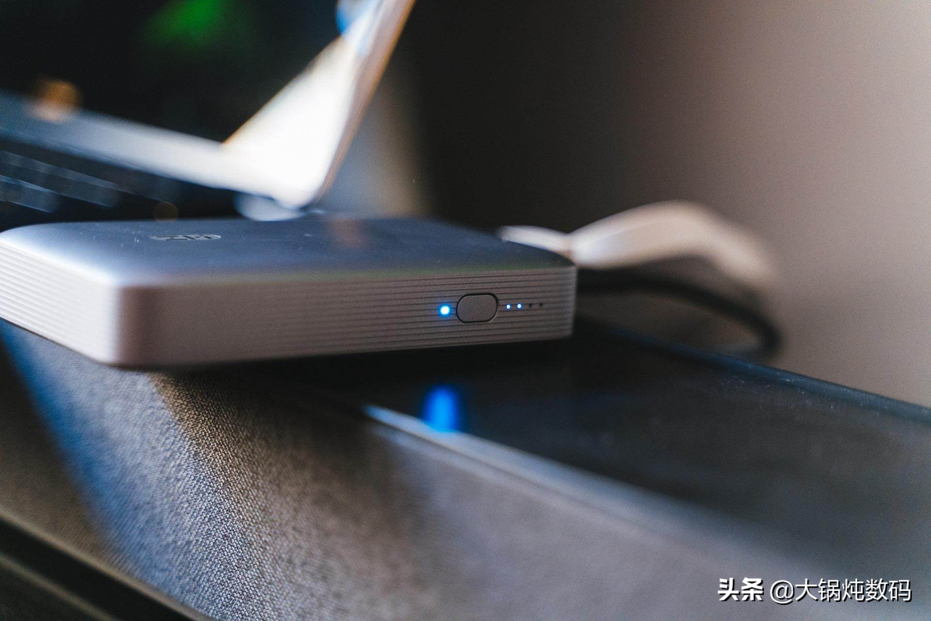 能给Switch投屏玩游戏的充电宝，你还不知道吗
