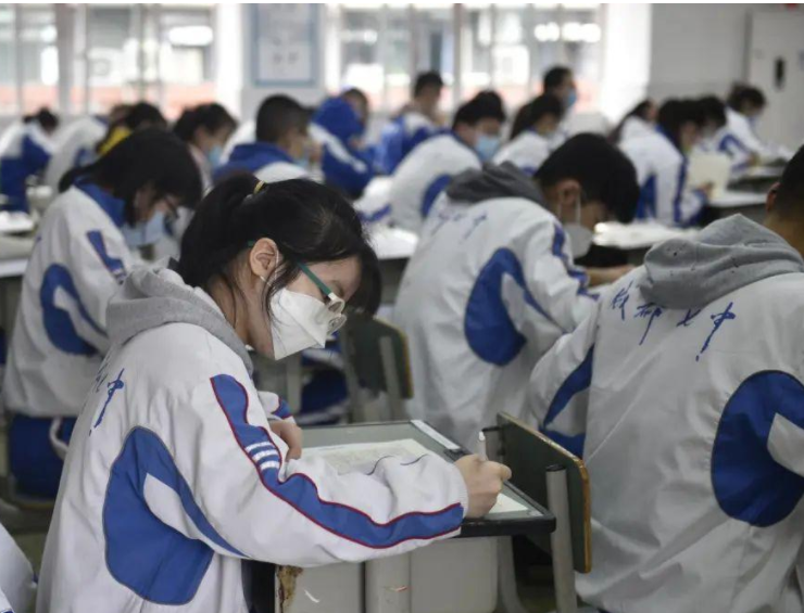 高考前的3次模拟考未过400分，考本科还有望吗？听听班主任的回答