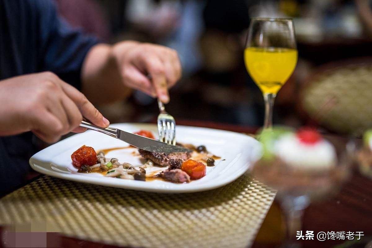 西餐文化：煎蛋不要直接吃，纸巾也不要先擦嘴，你做对了吗？