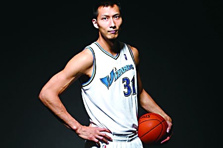 nba为什么不用易建联(球迷的遗憾！拥有不输八村塁的天赋，易建联为何最终却淡出NBA？)