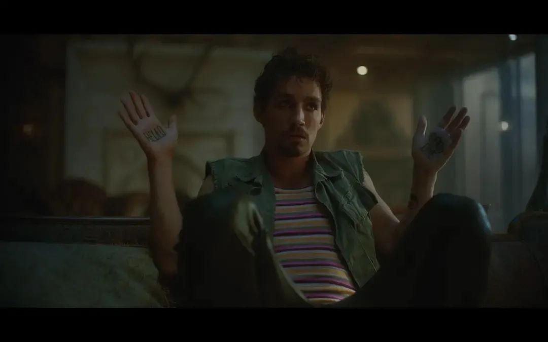 凭什么它能在国外爆火？《伞学院》告诉我们：超人不好当