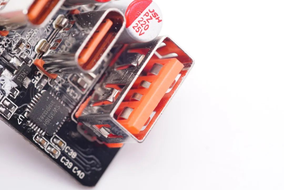 全新设计，突破体积极限，拆解国产控制器65W氮化镓快充