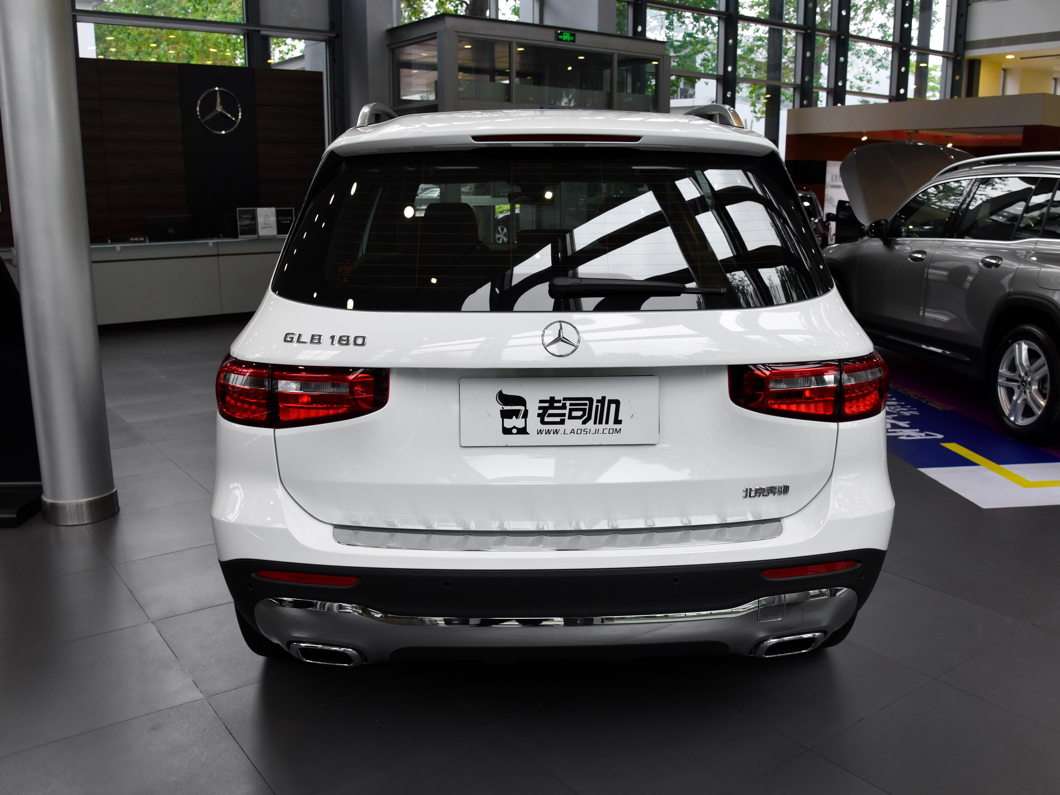 价格便宜的"大奔",油耗5毛的豪华可选7座suv,实拍奔驰glb