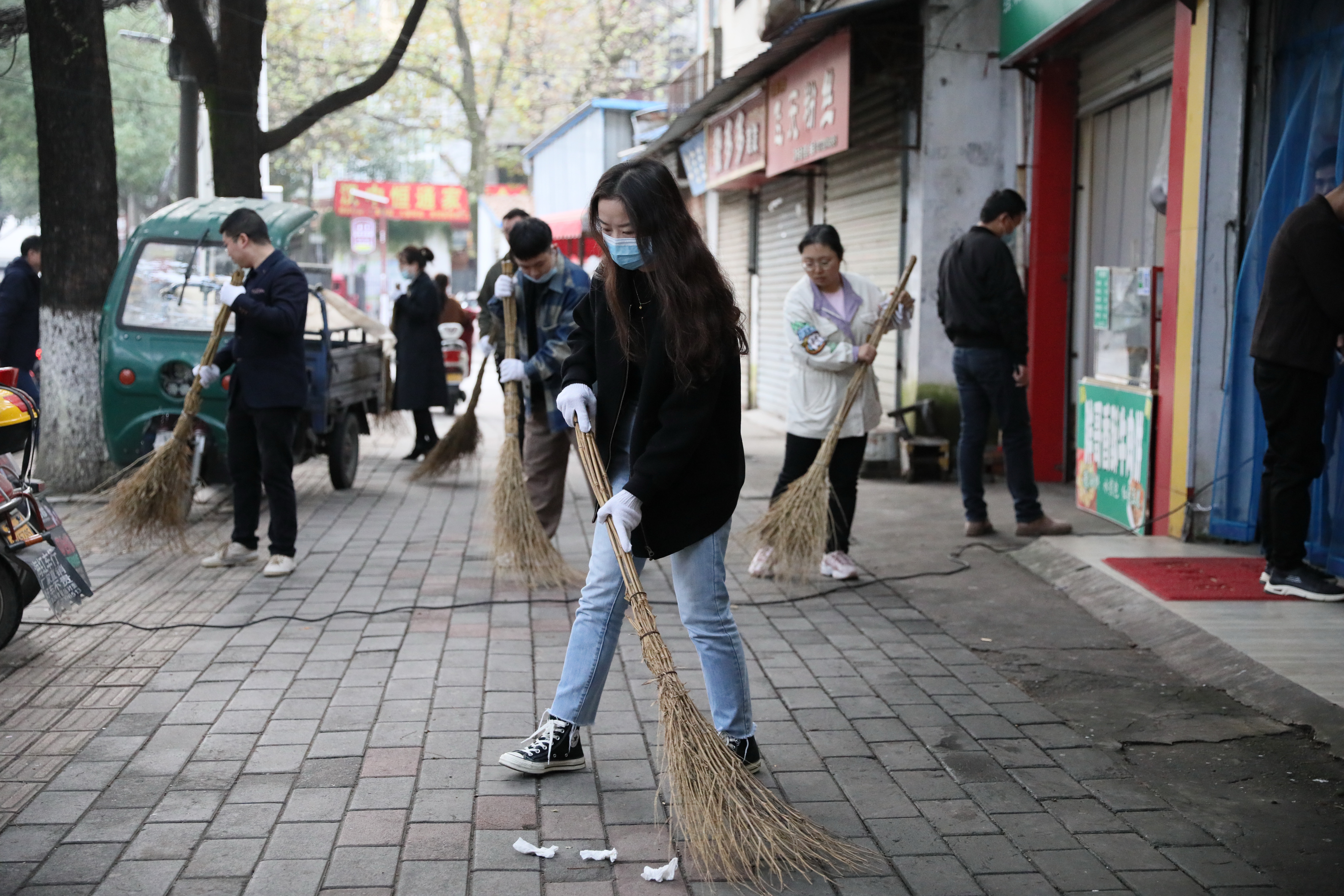 汉中中院：发挥党建引领，助力国卫复审