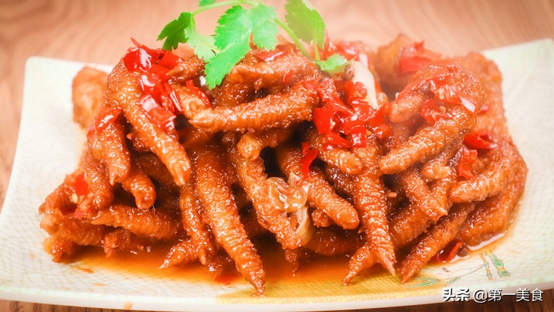 虎皮鸡爪这样做胖大入味（虎皮鸡爪制作方法和步骤）