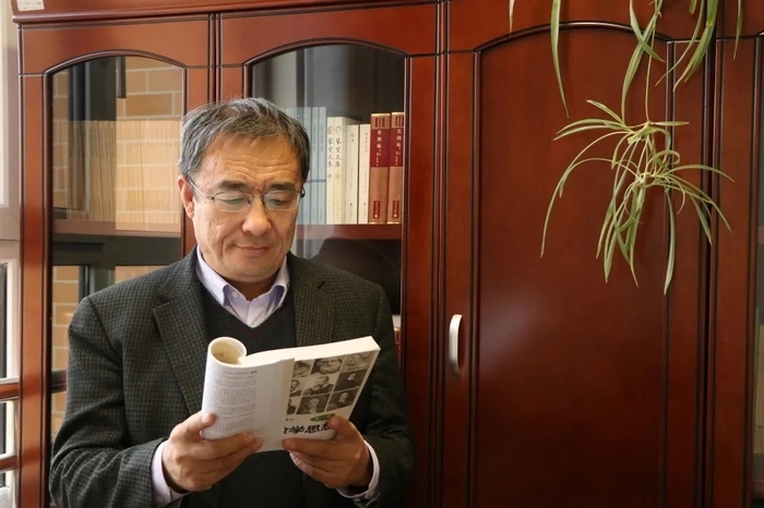 济南外国语副校长分享阅读心得：“书非买不能读也”