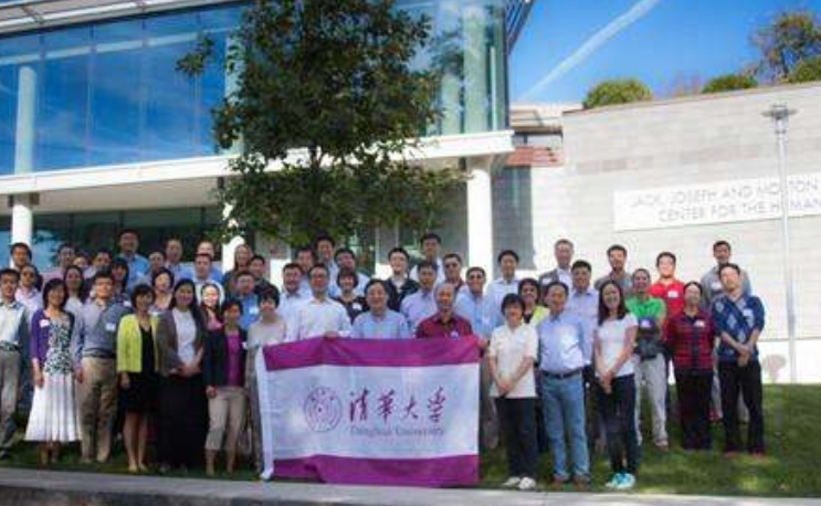 学霸有“性别之分”？初中前十有8个都是女生，高中却输给男生