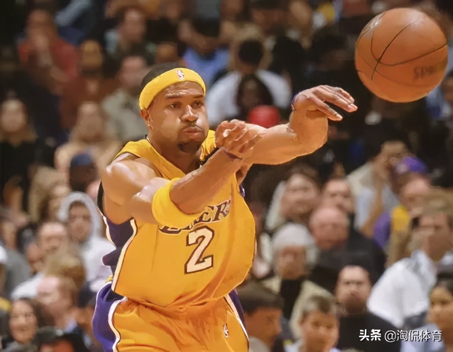 NBA总决赛2001(01年总决赛奥尼尔44 28肆虐穆大叔 答案48 5打爆湖人)