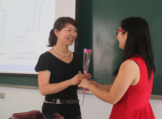 大学里竞选班干部，哪个职位值得竞选，最受欢迎的不一定是班长