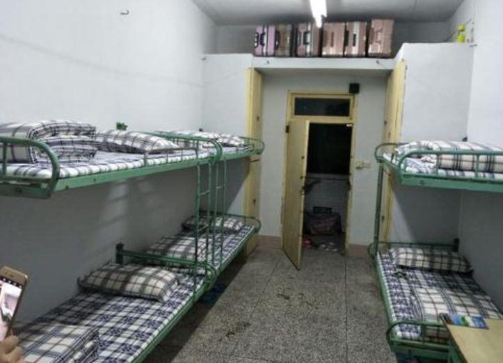 大学宿舍等级划分，从豪华到寒酸对比相当明显，看你属于哪一档？