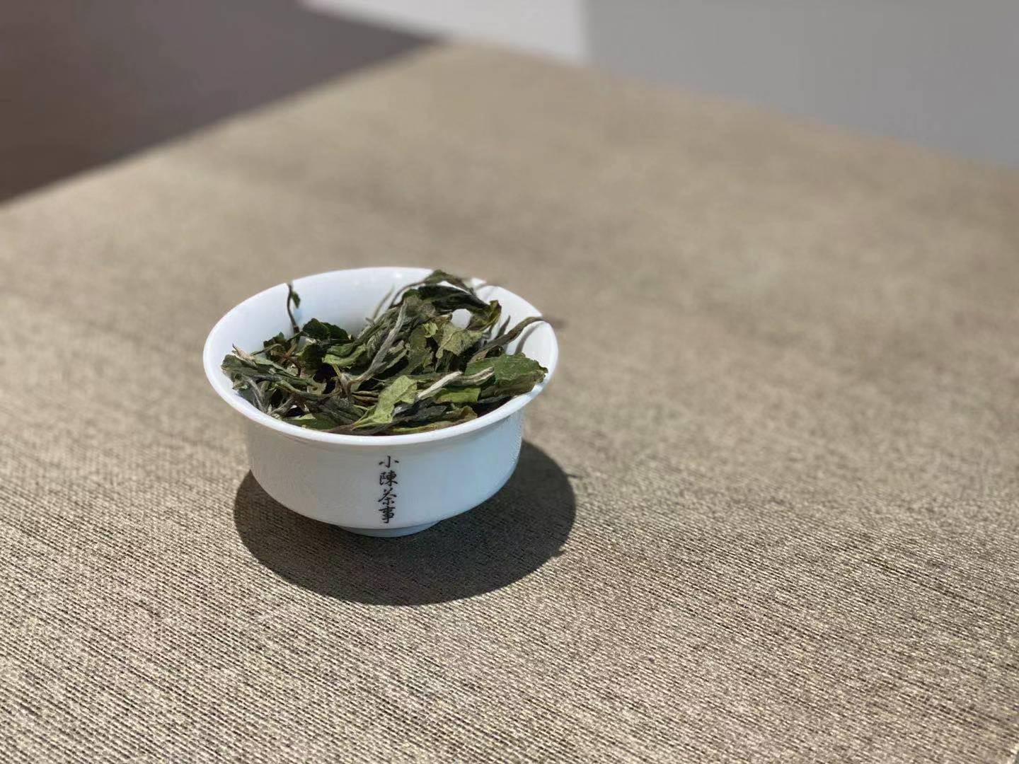 饼茶没有散茶好，寿眉不值钱，10个白茶偏心语录，你中了几个？
