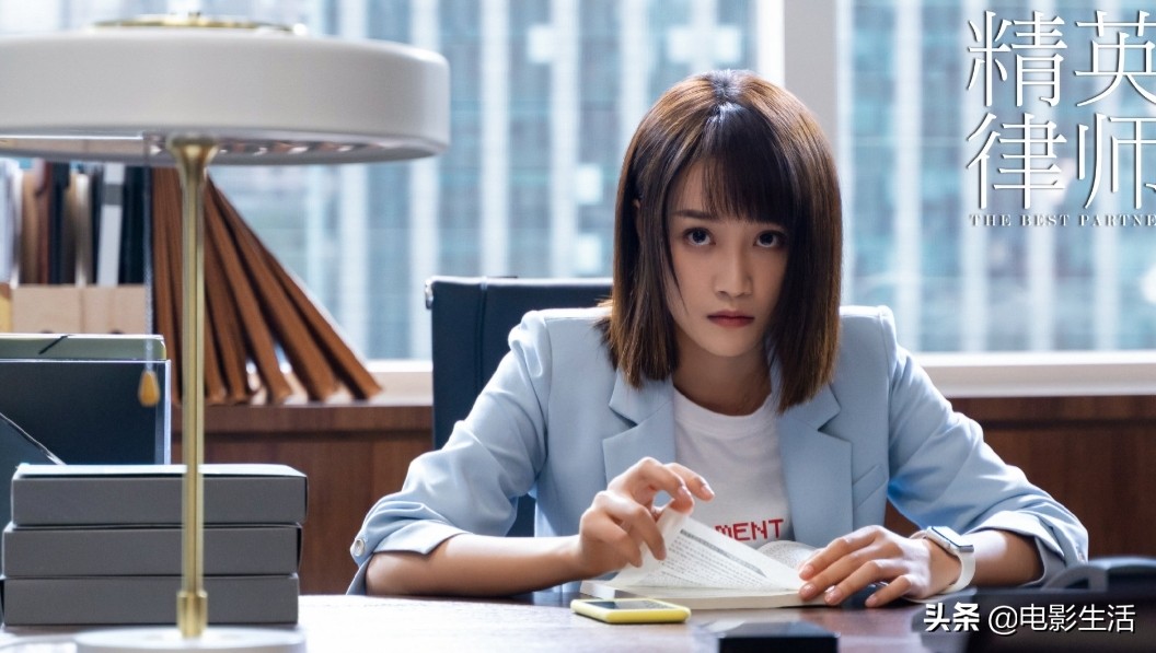 豆瓣评分5.3，《精英律师》致命的伤不止靳东的“装”
