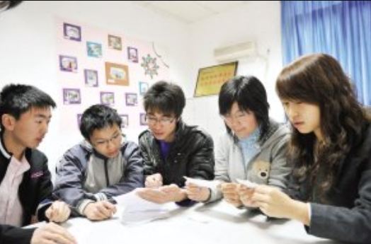被国家“撤销”的证书，社会已经不认可，学生再考也是浪费时间