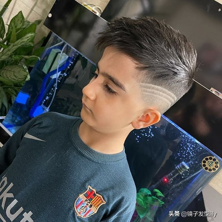小男孩时尚发型