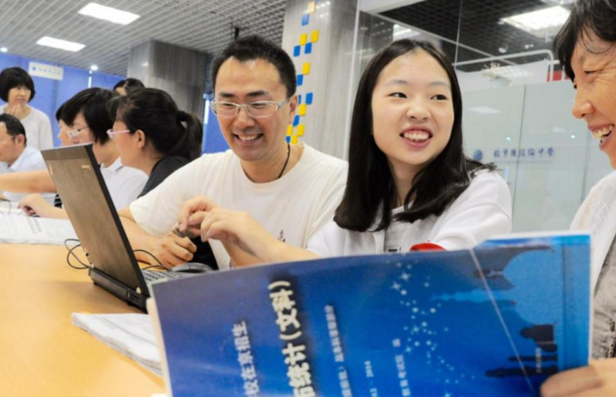 国内让人“后悔”的专业排行：医学专业排名靠前，会计教育均上榜