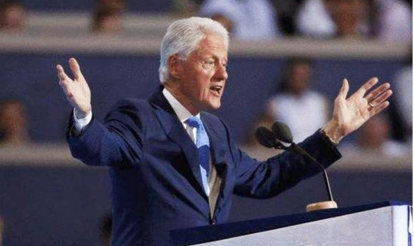 当年把克林顿问得哑口无言的北大女孩，一夜爆红，后来怎么样了