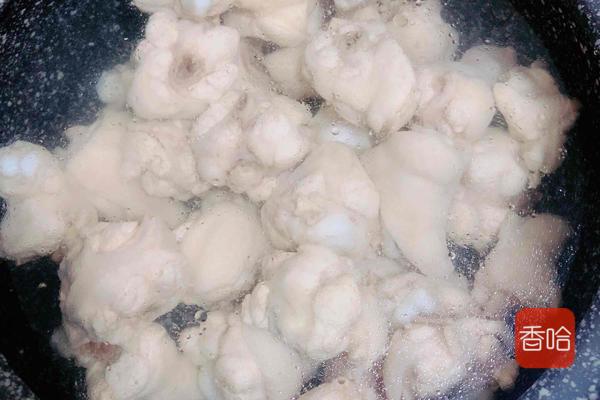 它被誉为“千果之王”，蛋白质是苹果的21倍，9月吃正当季