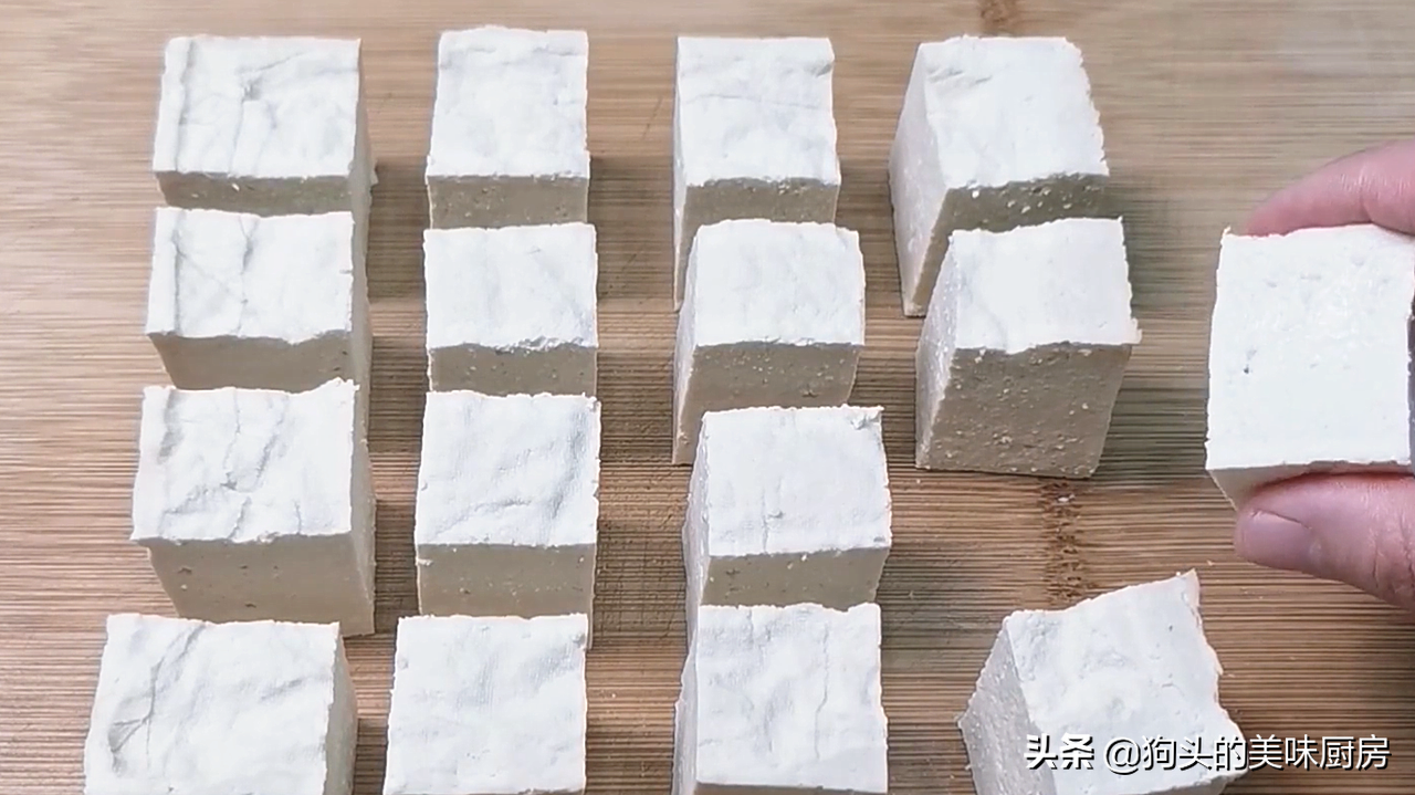 想吃豆腐不用买，电饭锅就能做，不加添加剂，又白又嫩跟买的一样