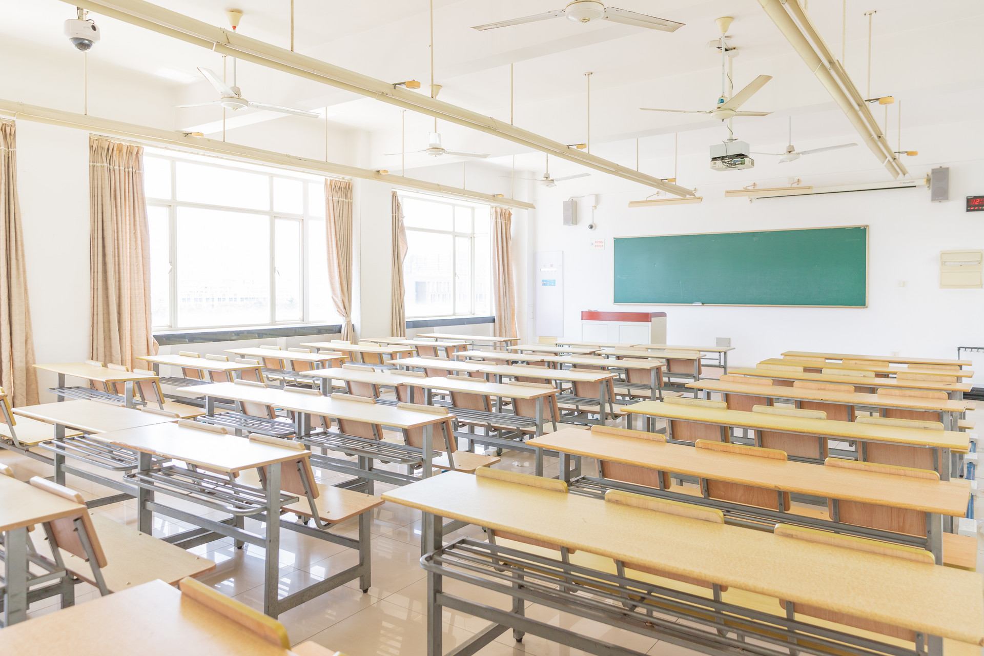 大学本科毕业是什么学位（专升本文凭和普通本科文凭一样吗）