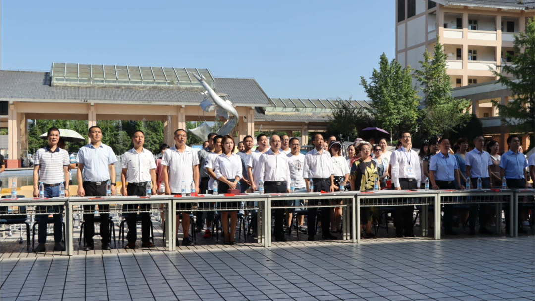 泪奔！每一位学子都被珍视，他们在都江堰职中实现了人生梦想