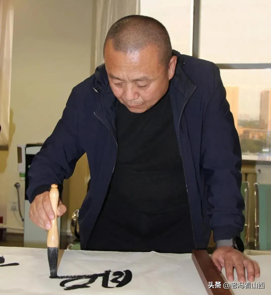 弘扬国学经典 品味书画艺术 太原市老年书画家协会走进爱尔眼科医院